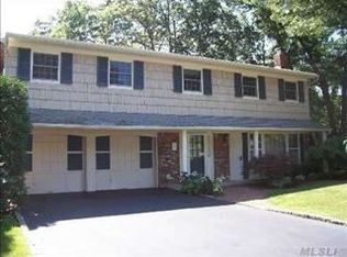 18 Reeves St, Smithtown, NY 11787