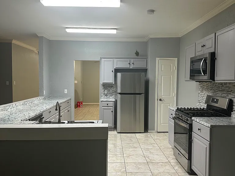 12637 Black Cherry Ln — Photo 6