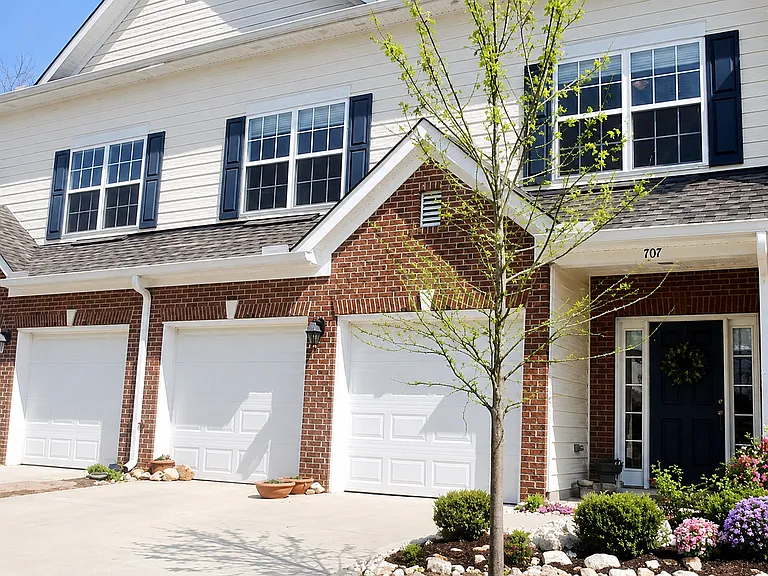 707 Bartlett Cir — Photo 1