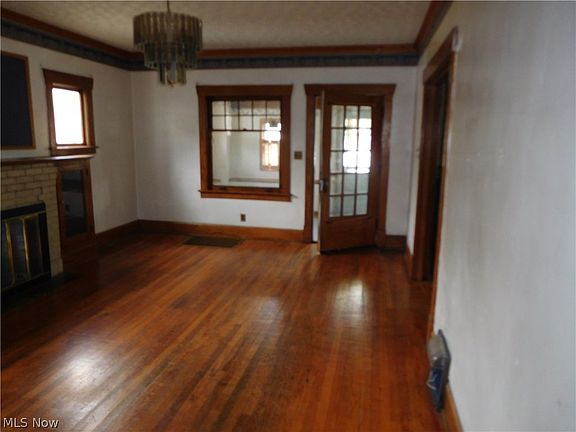 5th image of 506 S Davis St