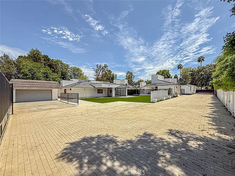 22921 Dolorosa St — Photo 54