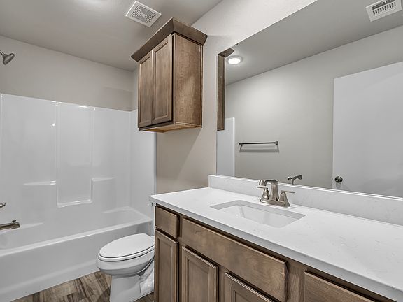 5th image of 874 3rd St