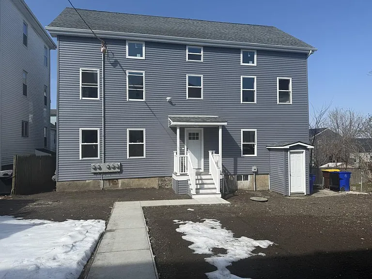 169 Grant St — Photo 6