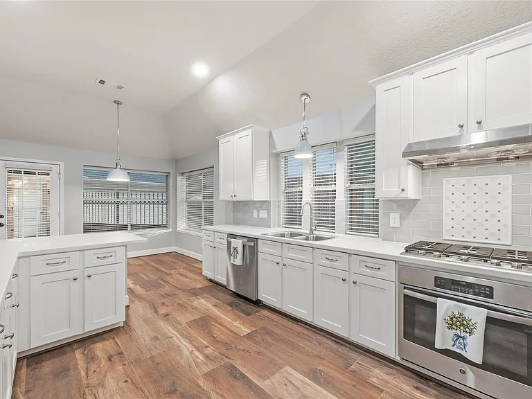 16315 Madewood St — Photo 10