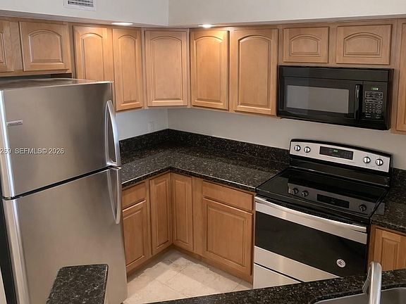 4th image of 3410 Pinewalk Dr N APT 827