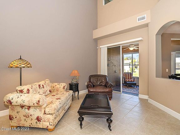 5th image of 611 Bismarck Way #106