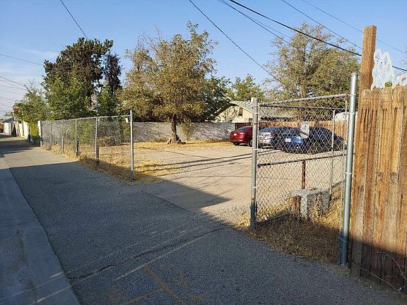 2nd image of 44631 Beech Ave #B