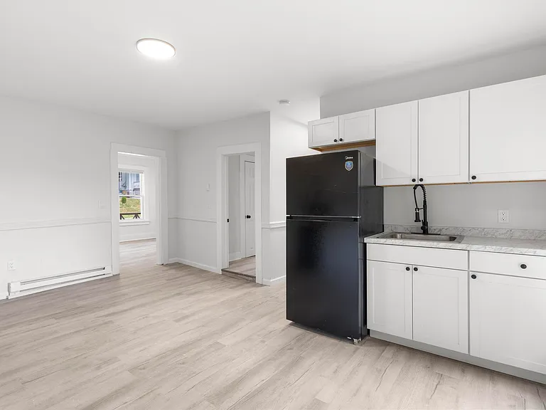146 Hobart St #1 — Photo 15