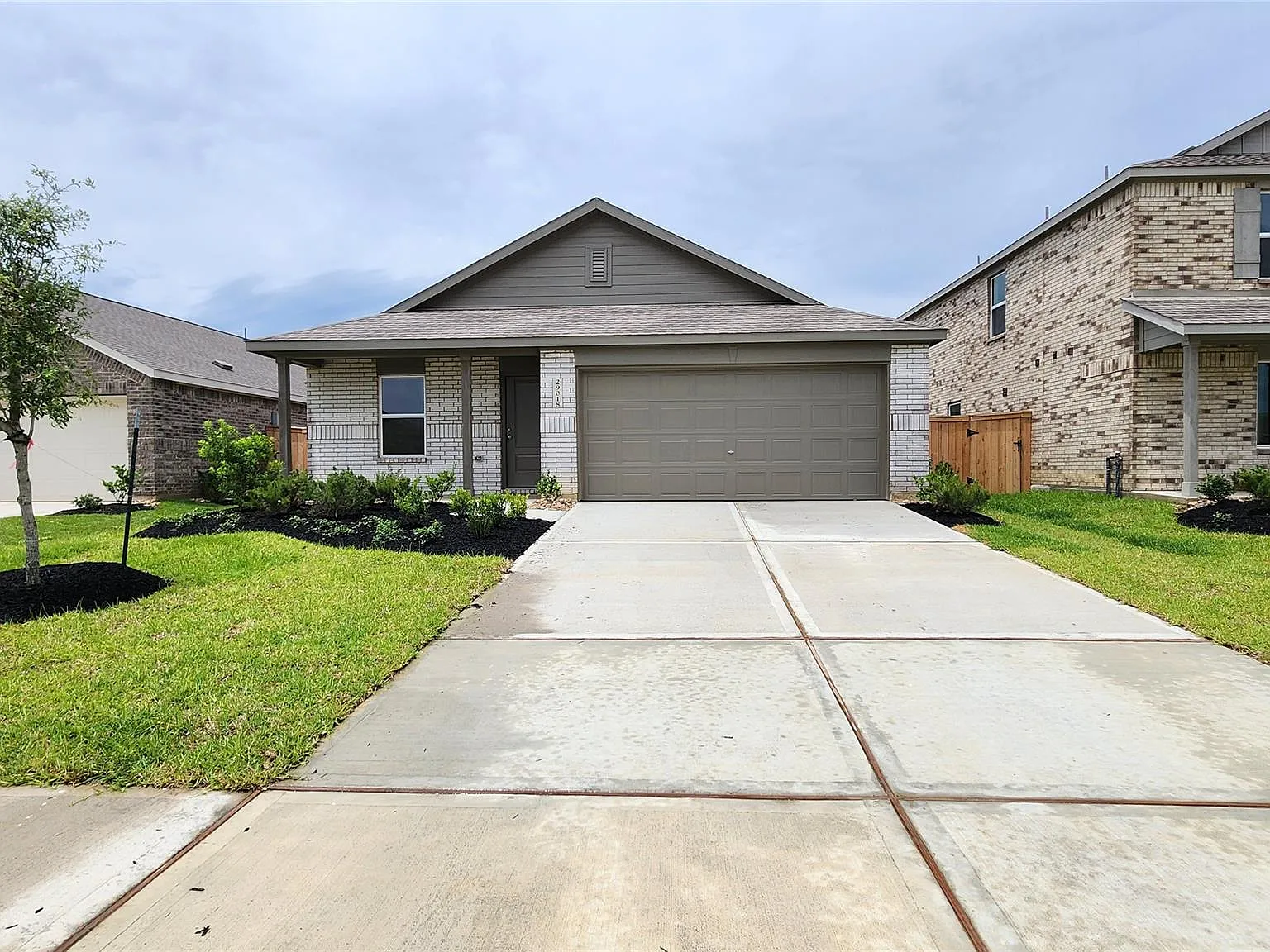 4 bed, 1776 sqft, $1,950 — Photo 1