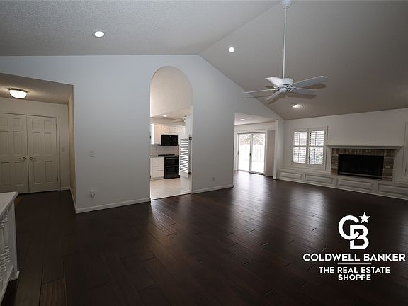 2nd image of 2113 Center St APT 2