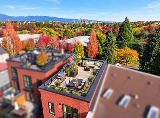 3445 Porter St, Vancouver, BC V5N4H2