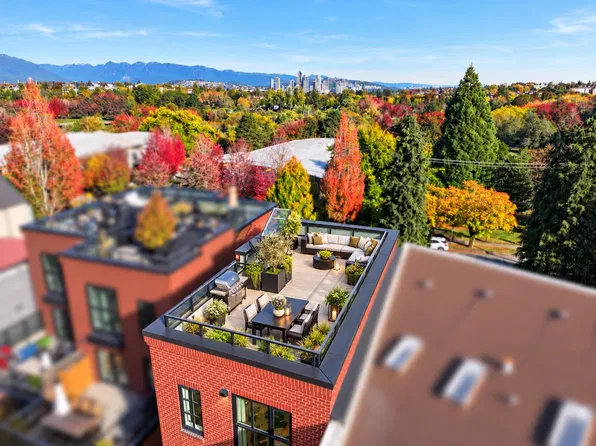 3445 Porter St, Vancouver, BC V5N 4H2