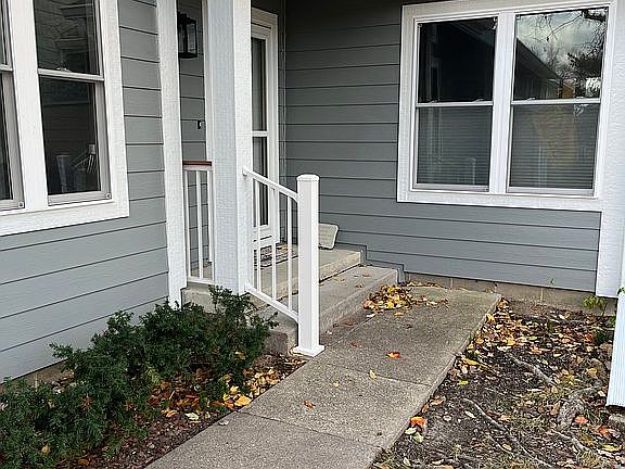 3rd image of 2524 Pine Cir