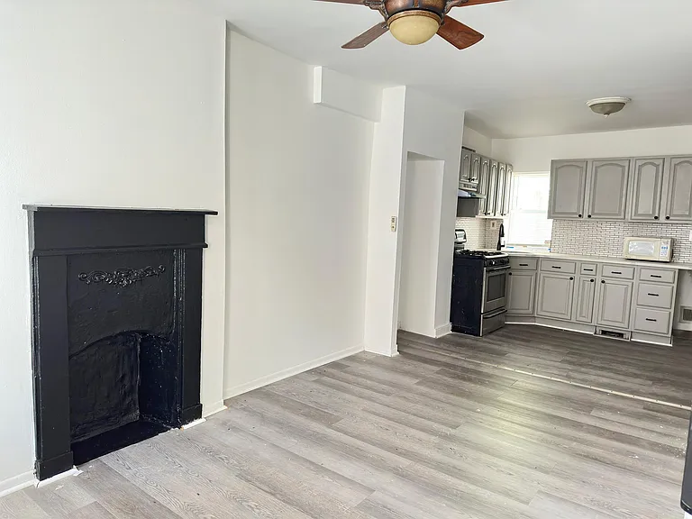 1026 S Cleveland St — Photo 5