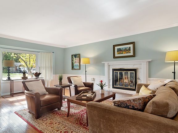 4th image of 714 Valley Park Dr