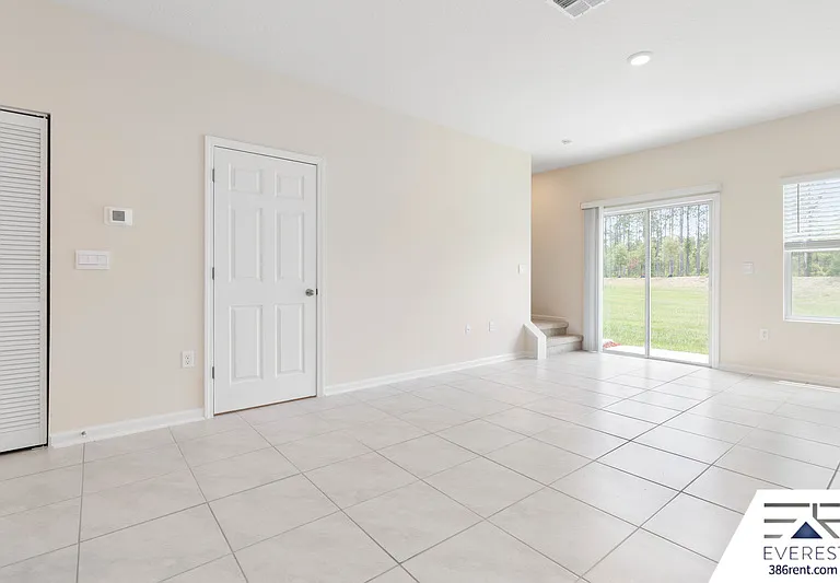 41 Temple Dr — Photo 8