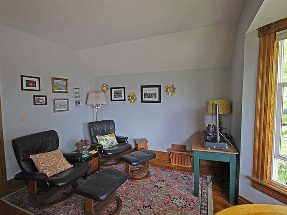 5th image of 629 E Eighth St