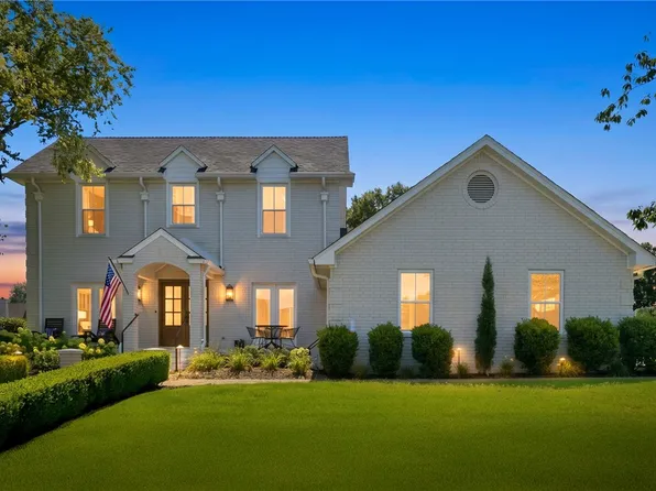 14 W Champions Blvd, Rogers, AR 72758