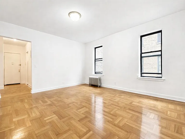 590 Fort Washington Ave #4F — Photo 2