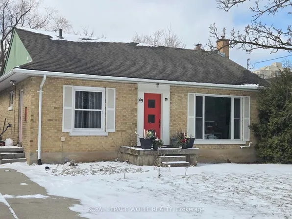 49 Dietz Ave S, Waterloo, ON N2L 2J8