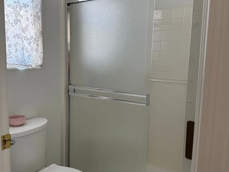 2570 Huntington Dr — Photo 11