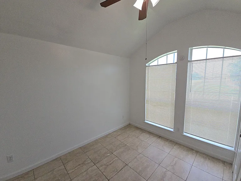 1306 Squire Dr — Photo 9