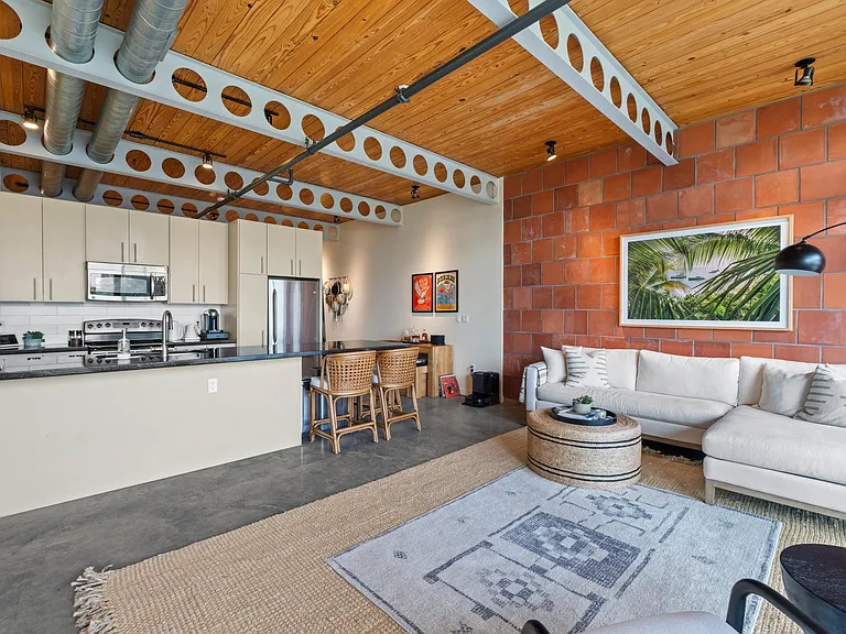 1401 Eva St #402 — Photo 7