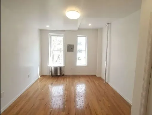 Rented by Bond New York | media 8