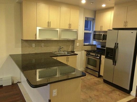 5th image of 2408 Ocean Ave #1