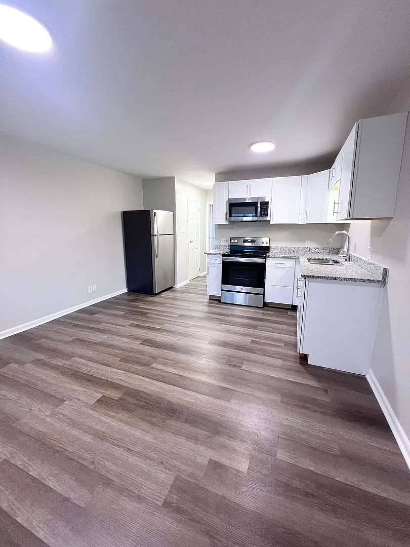 Cozy Apartment--Central Location! — Photo 3