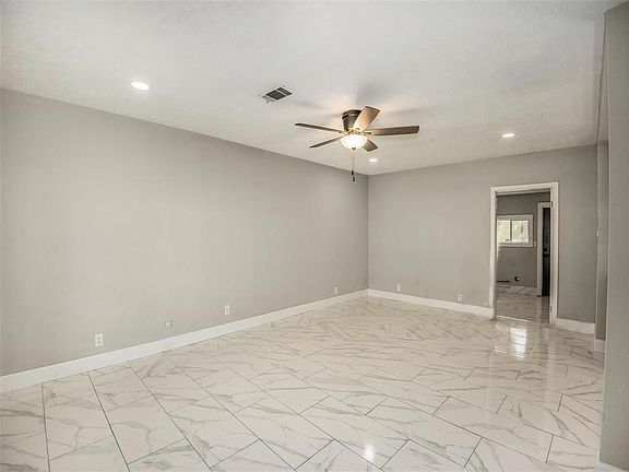 4th image of 1913 Scarborough Ln