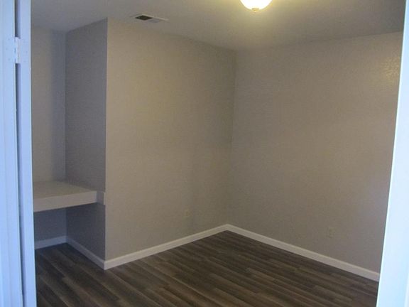 4th image of 23137 Bay Ave