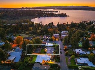 10511 NE 46th St, Kirkland, WA