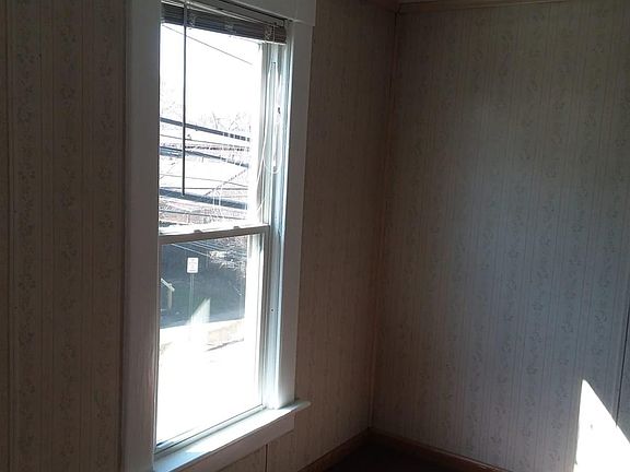 5th image of 282 S Davis Ave
