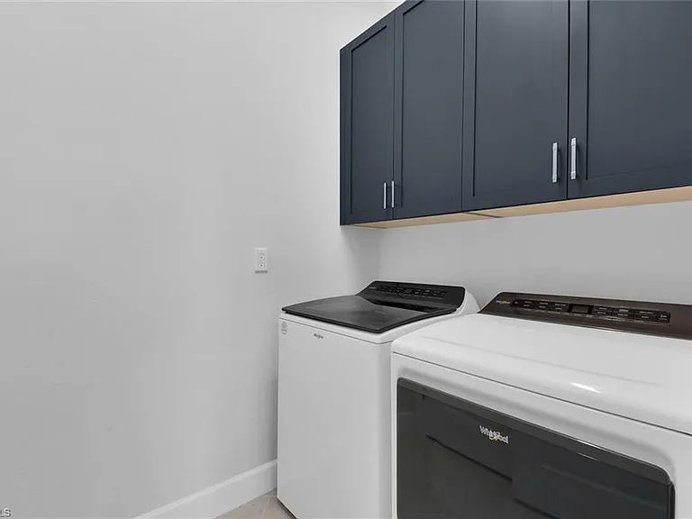 7124 Saona Ct — Photo 21