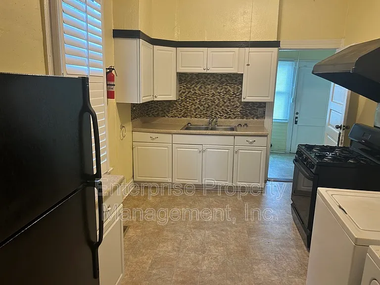 32 N Cooper St — Photo 24