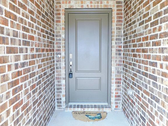 3rd image of 3513 Sabine Dr