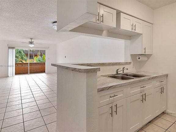 4th image of 2500 NW 13th St APT 316
