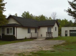 615 Saginaw St, Sterling, MI 48659