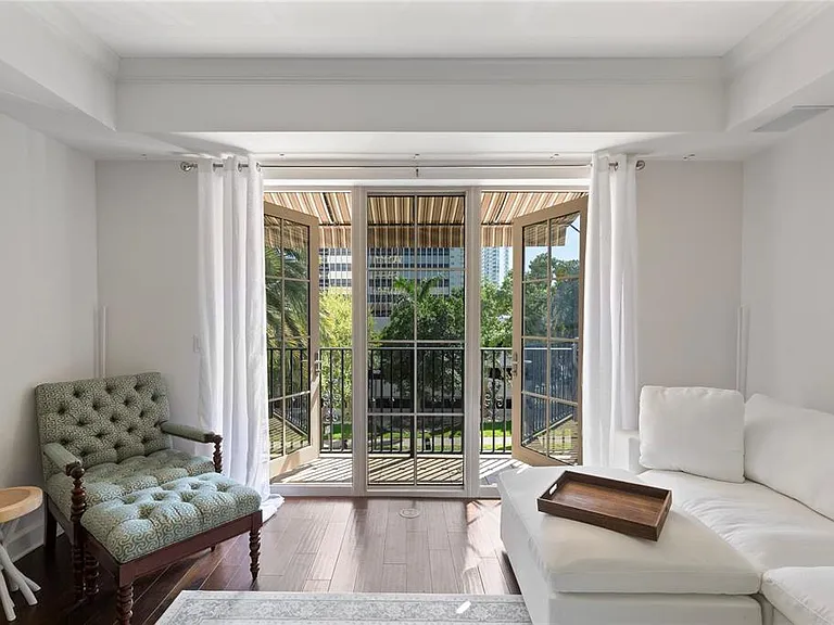 300 Beach Dr NE #302 — Photo 10