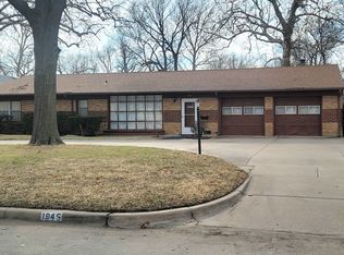 1945 S Chautauqua Ave, Wichita, KS 67211