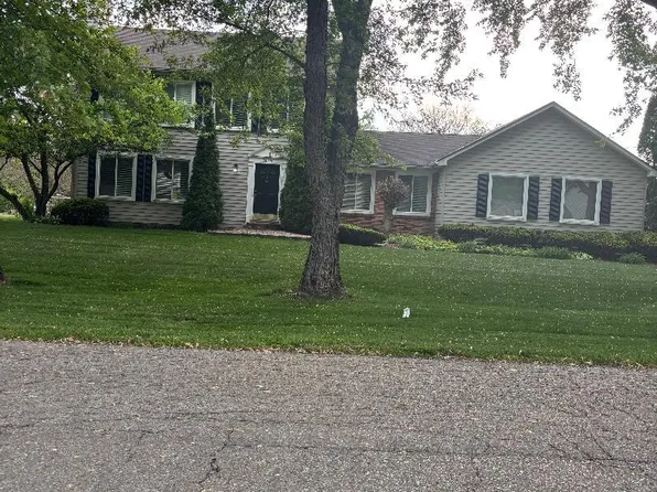 36715 Paddock Dr, Clinton Township, MI 48035