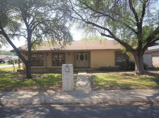 102 Primrose Ln, Laredo, TX 78041