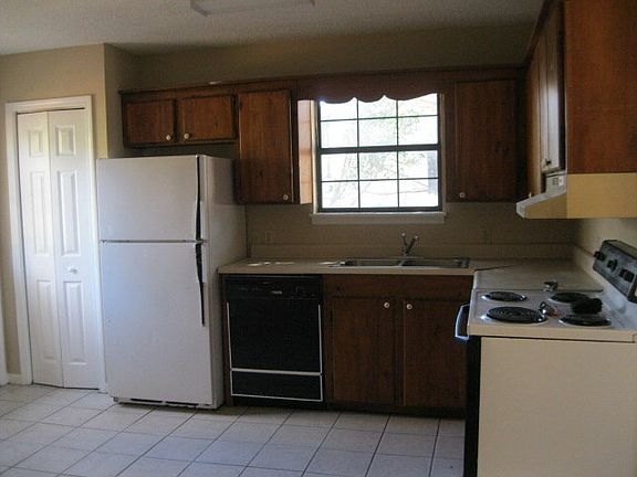 4th image of 103 Adria Ln