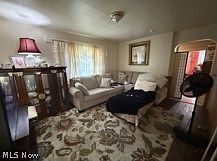 3rd image of 829 Ardella Ave