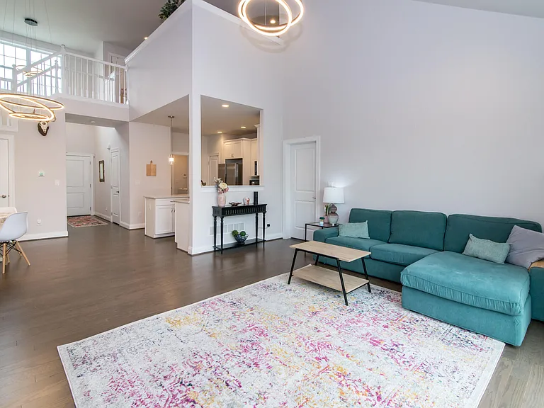 2544 Oxford Cir — Photo 12