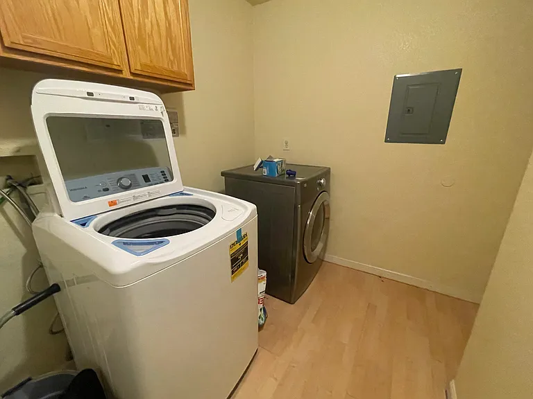 Onyx Ave — Photo 2