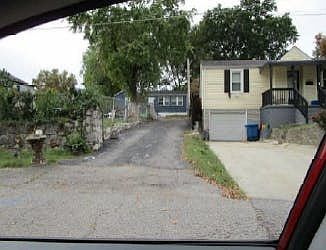 5th image of 230 Kayser Ave