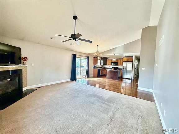 2nd image of 428 Pheasant Ct
