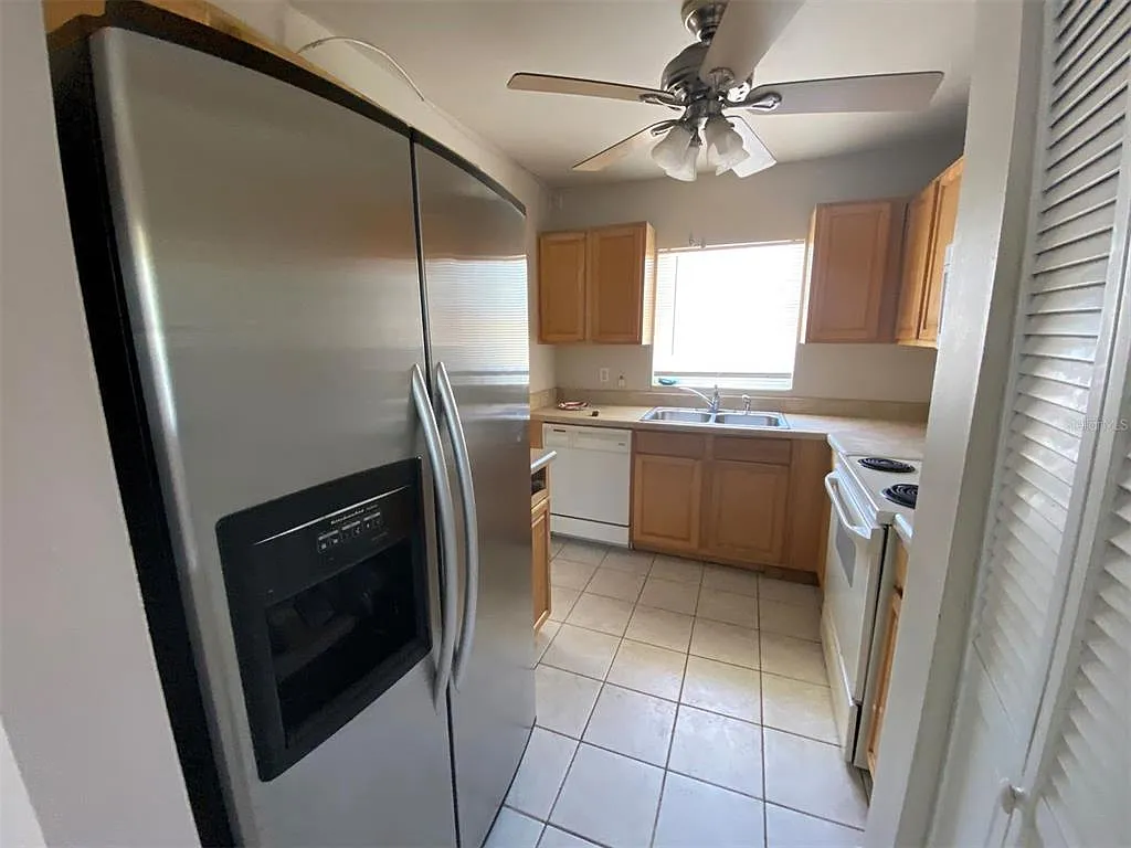 3 bed, 2.0 bath, 1472 sqft, $1,500 — Photo 3